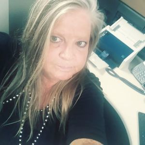 Meet your Posher, Leslie